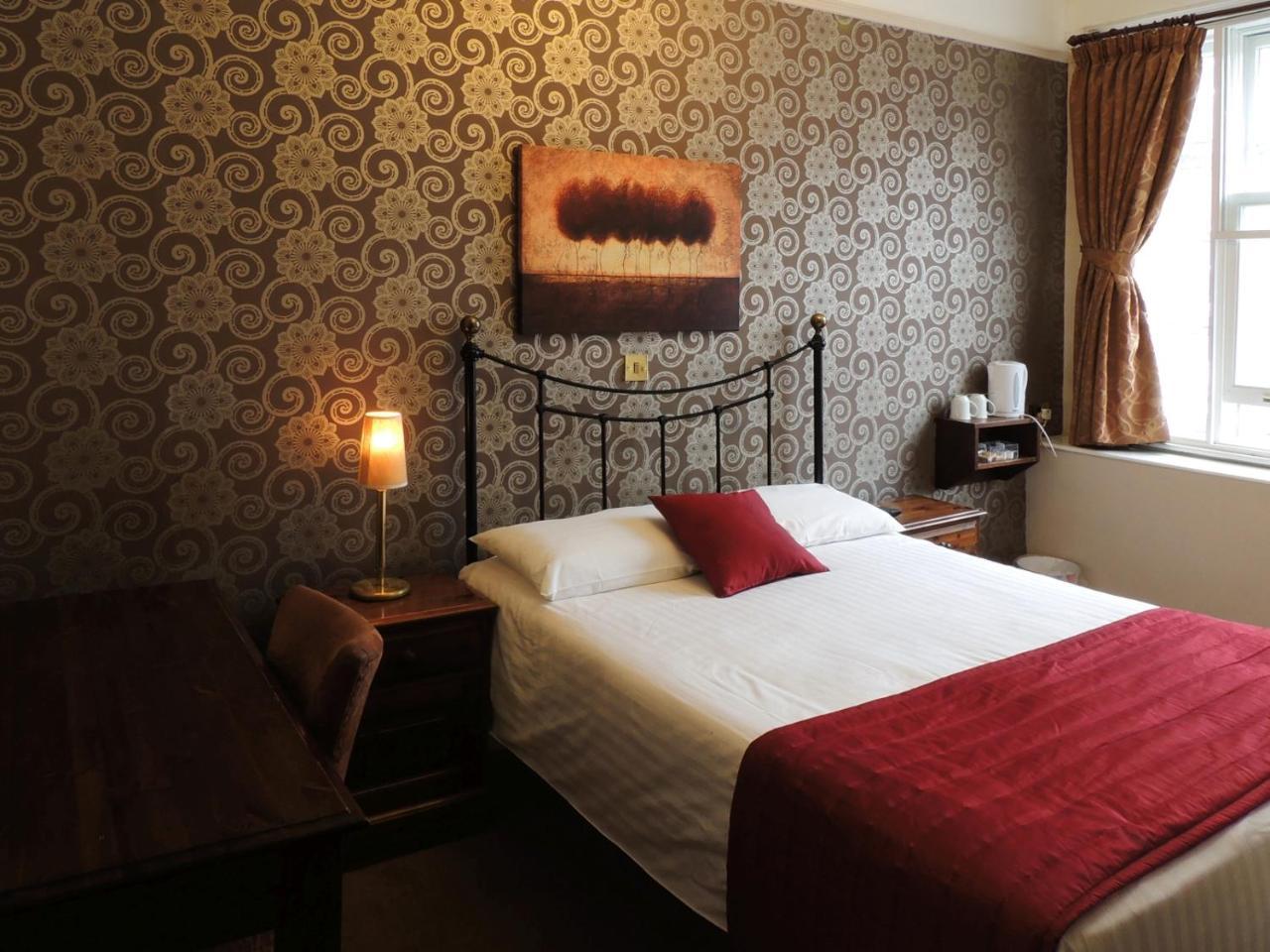 Bacon Arms, Newbury 3*